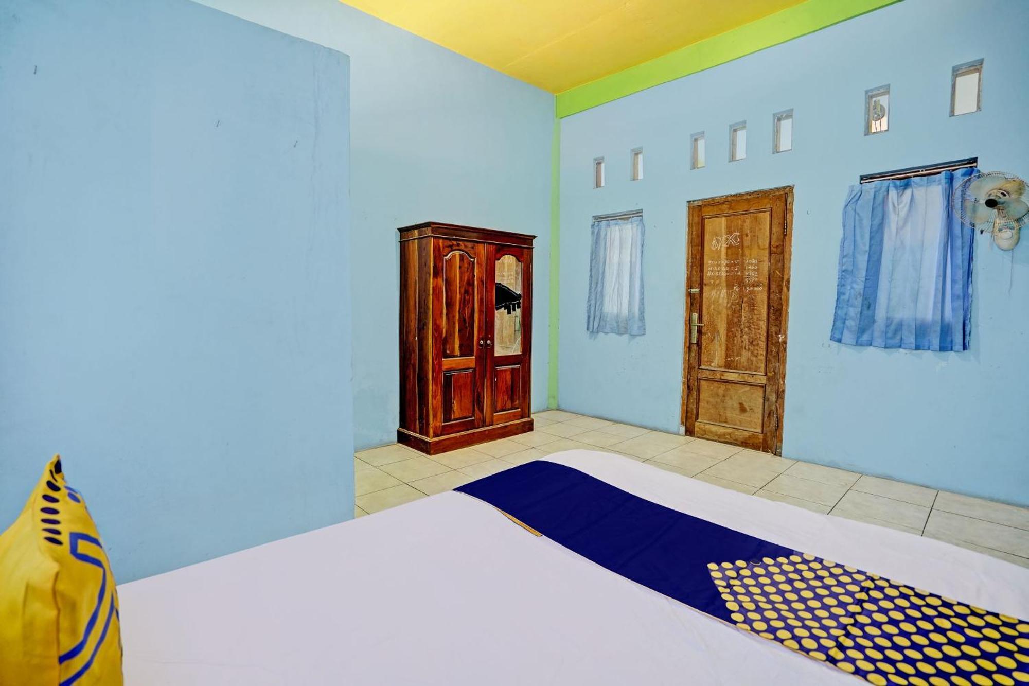 Oyo Life 93037 Nova Jaya Homestay Syariah Lamongan Exterior photo