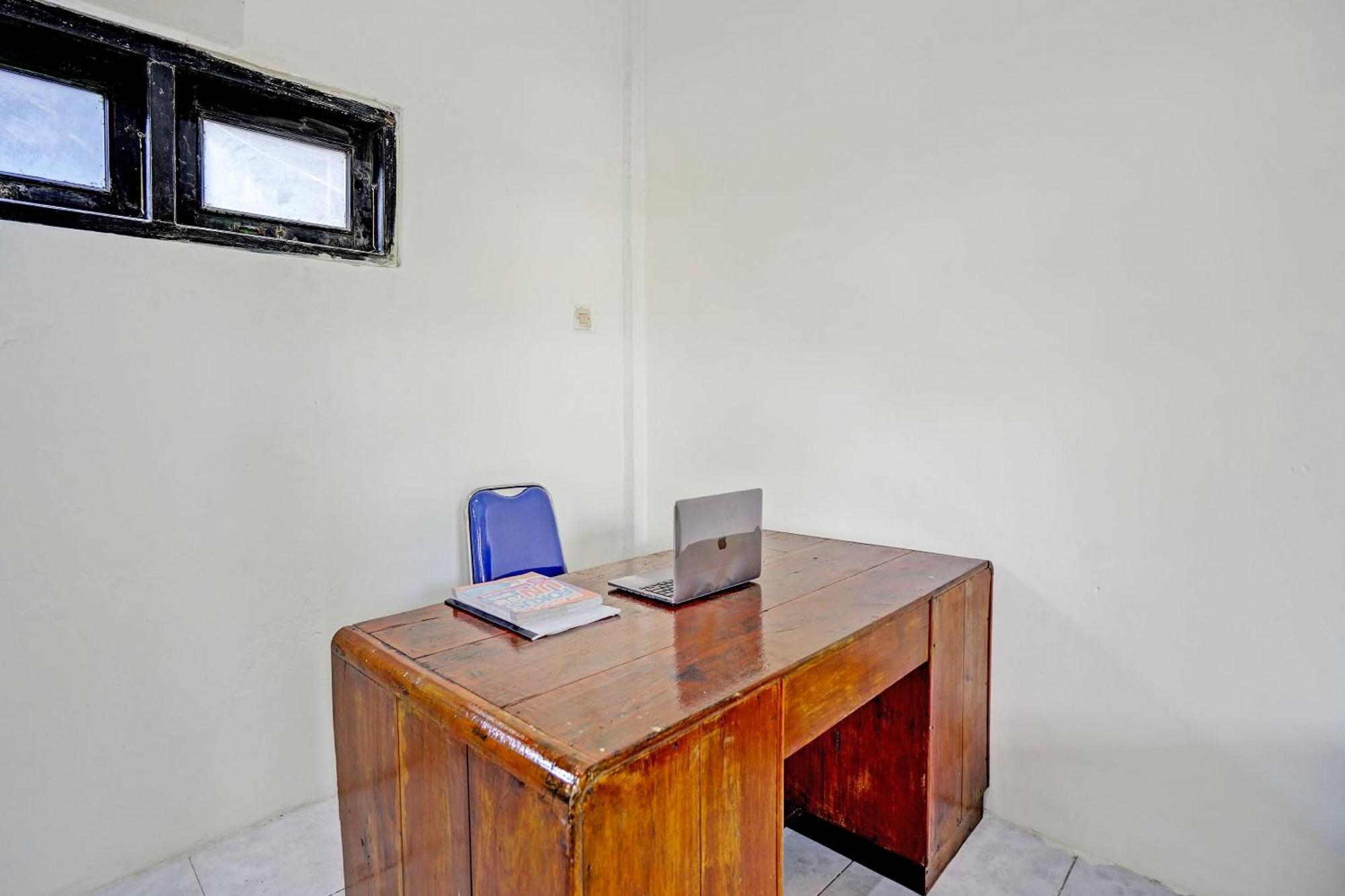 Oyo Life 93037 Nova Jaya Homestay Syariah Lamongan Exterior photo
